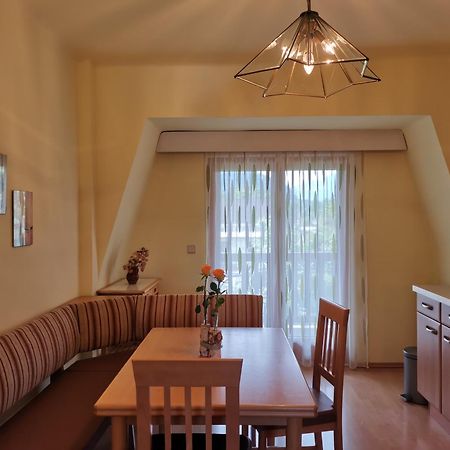 Bungalow & Apartments "Am Deber" Velden - Augsdorf Velden am Wörthersee Esterno foto