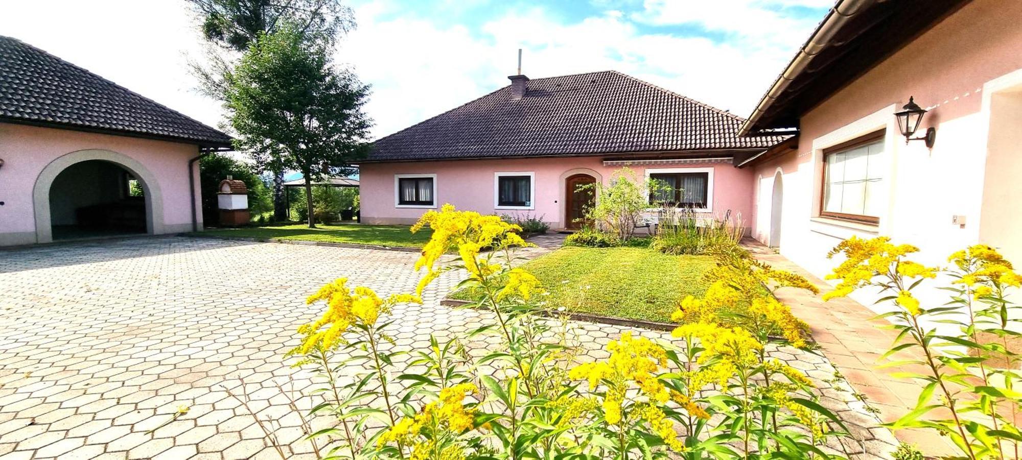 Bungalow & Apartments "Am Deber" Velden - Augsdorf Velden am Wörthersee Esterno foto
